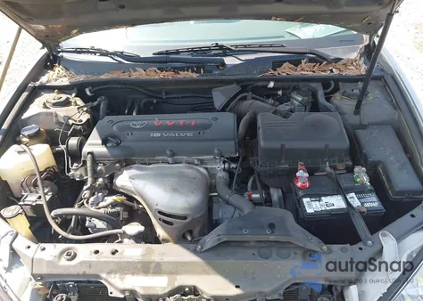 2004 Toyota Camry Le z USA, uszkodzony, nr VIN 4T1BE32K34U854498